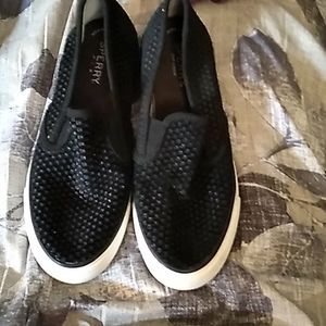 Topside slip on tennis shoes